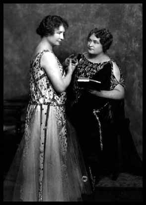 Helen Keller et Annie Sullivan vers 1920