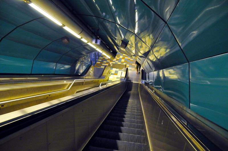 Escalator du métro de Marseille. Image © François Nagot.