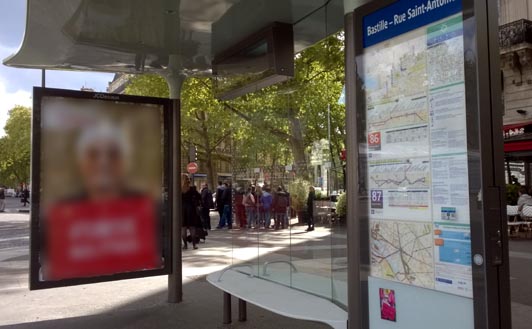 nouvel abribus place de la Bastille à Paris