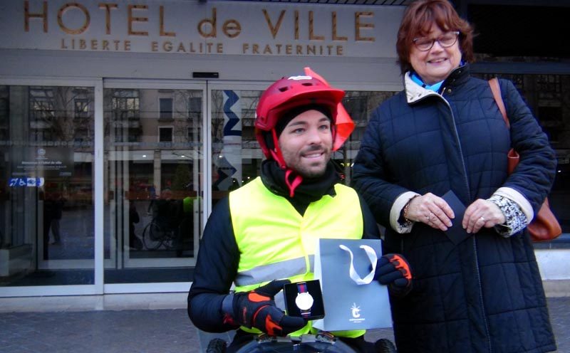 Édouard veut un fauteuil français !