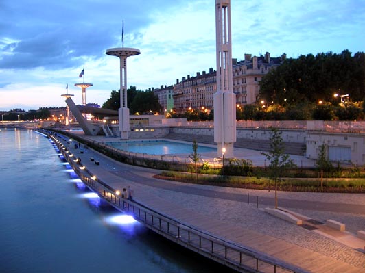 piscine sur les quais du Rhône