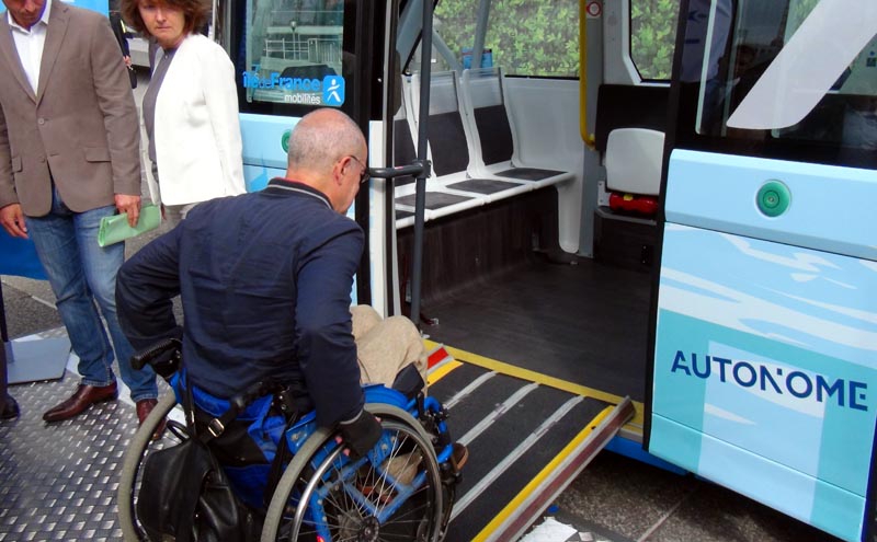 rampe d'accès à la navette autonome.