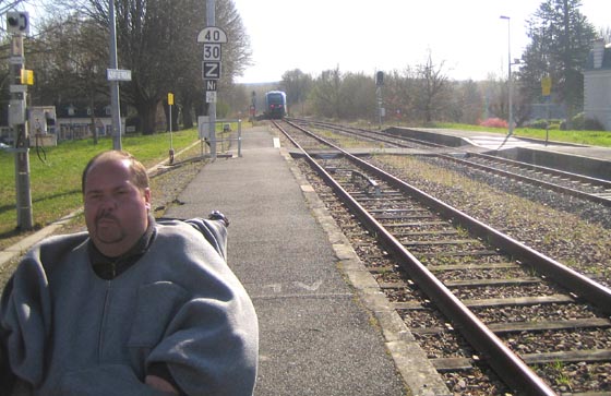 Willy Besard à la gare d'Azay-le-Rideau.