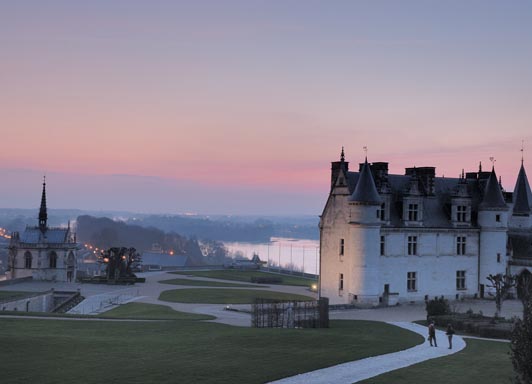 Amboise au crépuscule. ©Laurent Massillon.