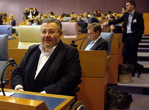 Patrick Toulmet dans l'hémicycle du Conseil Régional d'Île de France