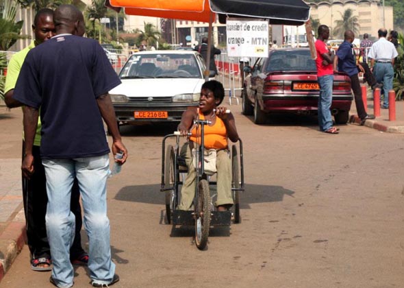 Scène de rue à Yanoundé