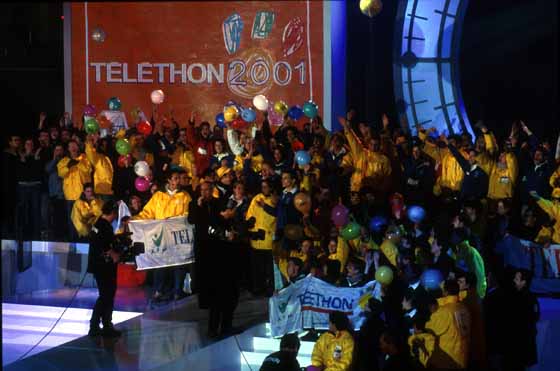 plateau télé du Téléthon 2001. © AFM, L. Morvan