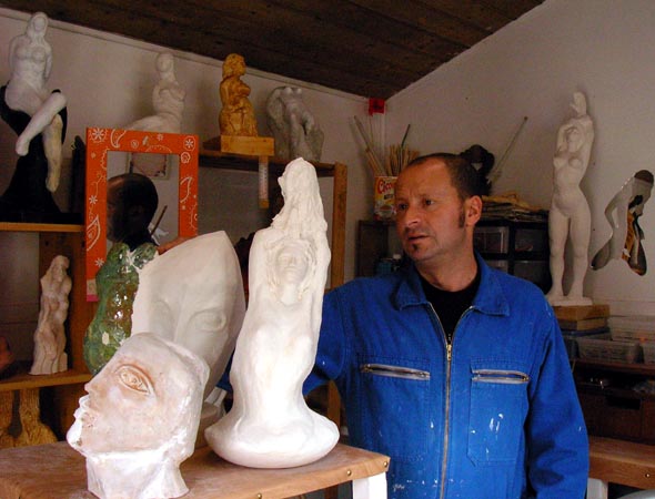 Carlos Abrunhosa dans son atelier