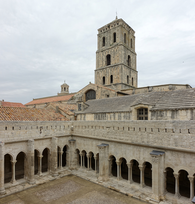 Arles Cloître Saint-Trophime ©Velvet -Travail personnel, CC BY-SA 4.0