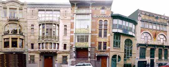 Montage de façades Art Nouveau à Bruxelles.