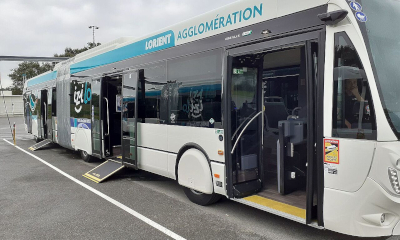 Bus articulé de Lorient avec deux palettes d'accès
