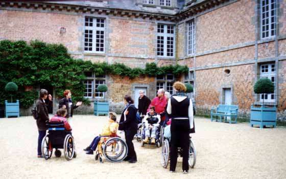 Fauteuils roulants au château de Carrouges