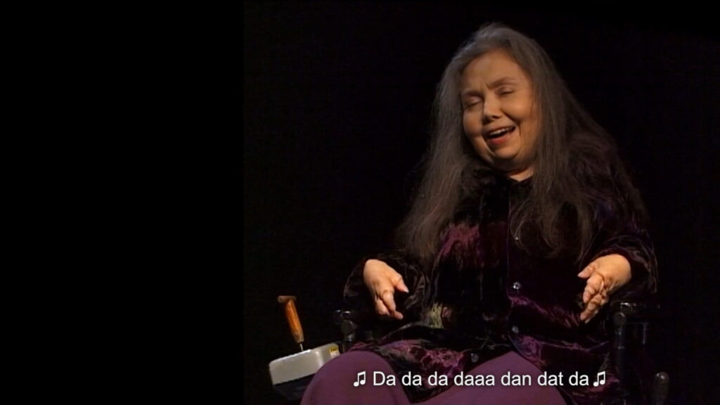 Cheryl Marie Wade chante dans Body Talk