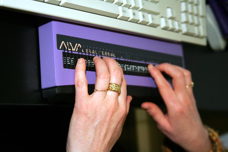 clavier en braille - Médiathèque de Chambéry - JL CHAUVEAU.