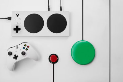 Contrôleur XBox adaptative et contacteurs associés