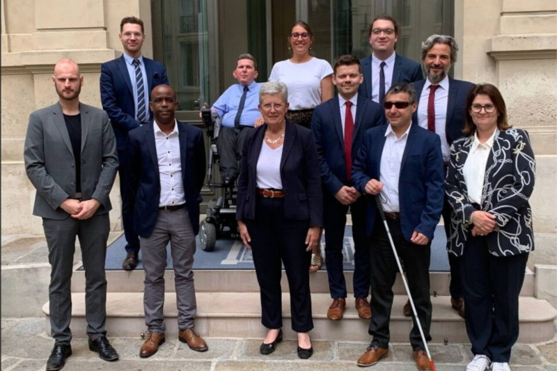 Des élus handicapés reçus par la ministre chargée des personnes handicapées, le 4 juillet 2023