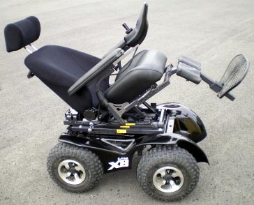 Deux fauteuils électriques tout-terrain