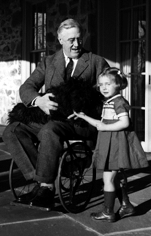 Franklin Delano Roosevelt en compagnie de Ruthie Bie, photo Margaret Suckley.