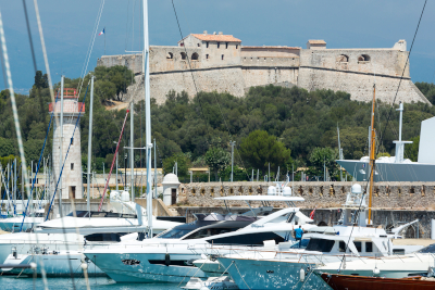 Fort Carré surplombant le port Vauban d'Antibes ©Gilles Lefrancq