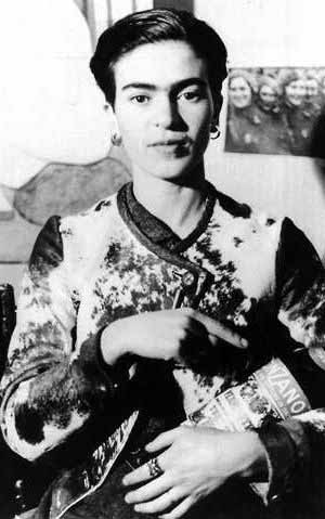 Frida Kahlo, photographiée en 1933 à New York City par Lucienne Bloch