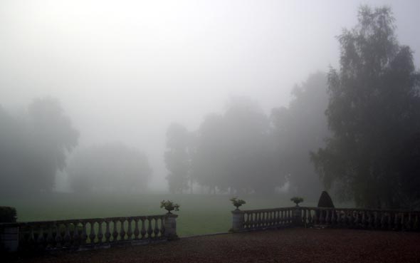 Brouillard dans le parc du château des Monthairons
