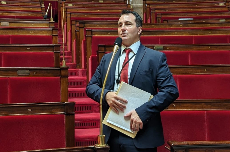 José Beaurain dans l'hémicycle de l'Assemblée Nationale