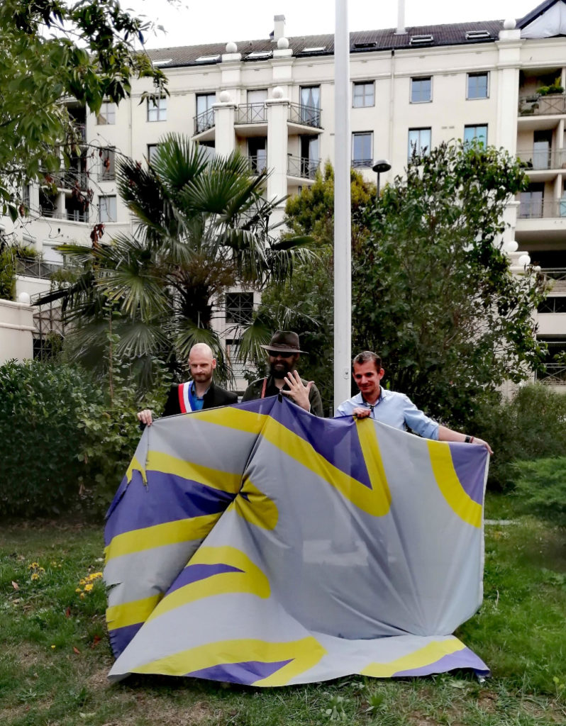 Julien Compan au lever du drapeau Sourd