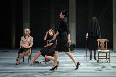 La maison de Bernarda Alba ©Martin Argyroglo