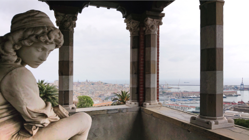 Le jeune  Christophe Colomb observe la baie de Gênes depuis le château d'Albertis