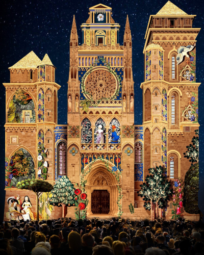 Le public massé sur le parvis pour le spectacle son et lumière L'incroyable histoire de Notre-Dame de Rodez