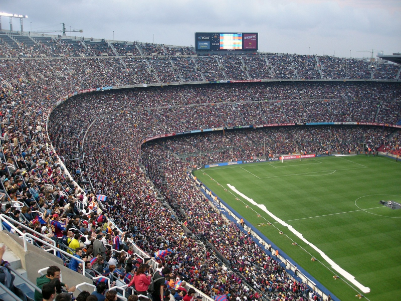 Le stade de football du Camp Nou un soir de match