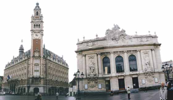 Lille : Beffroi de la Chambre de Commerce, et Opéra.