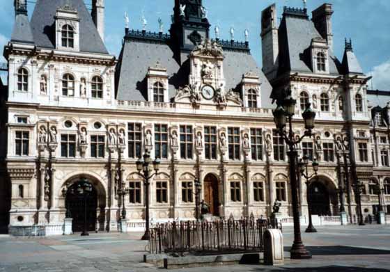 Deux aveugles à la Mairie de Paris