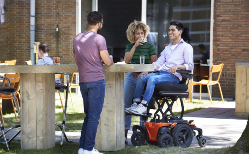 Un fauteuil à 6 roues