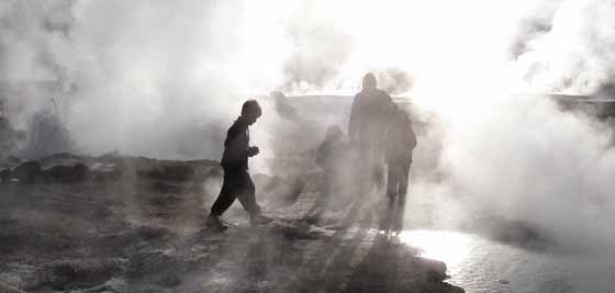 Les geysers au nord de San Pedro d'Atacama laissent échapper leur vapeur d'eau. © Amapi