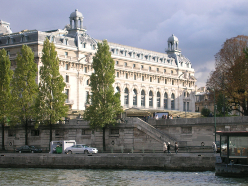 Paris, le musée d'Orsay depuis la Seine ©Yanous.com