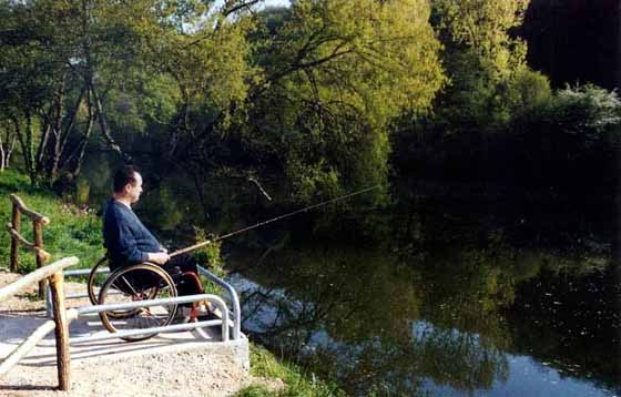 site de pêche avec ponton aménagé