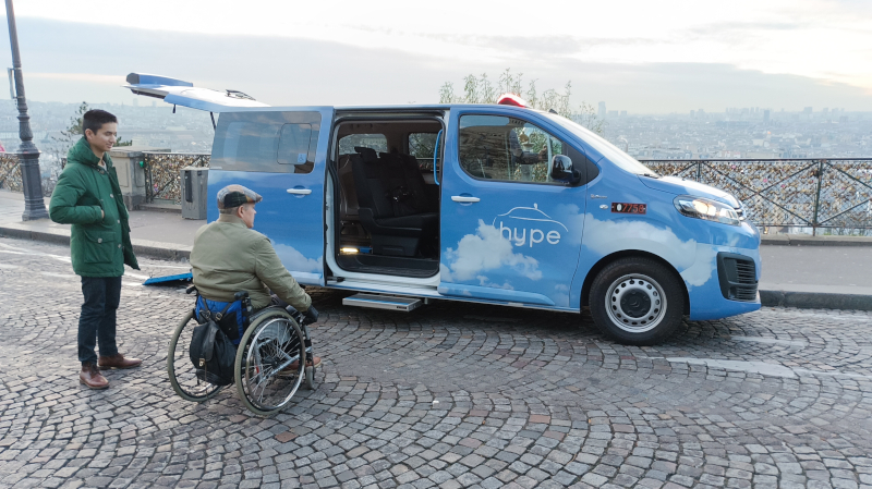 Un taxi électrique adapté