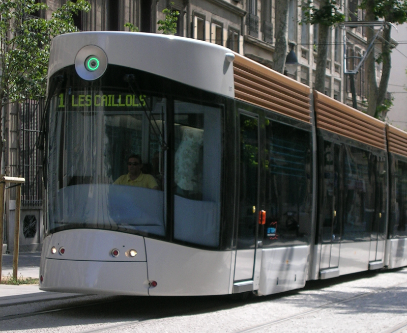 Tramway sur le boulevard Longchamp à Marseille