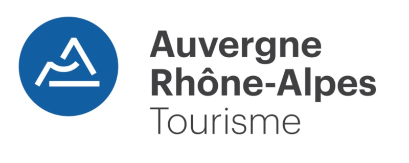 logo-auvergne-rhone-alpes-tourisme-blanc-cmjn